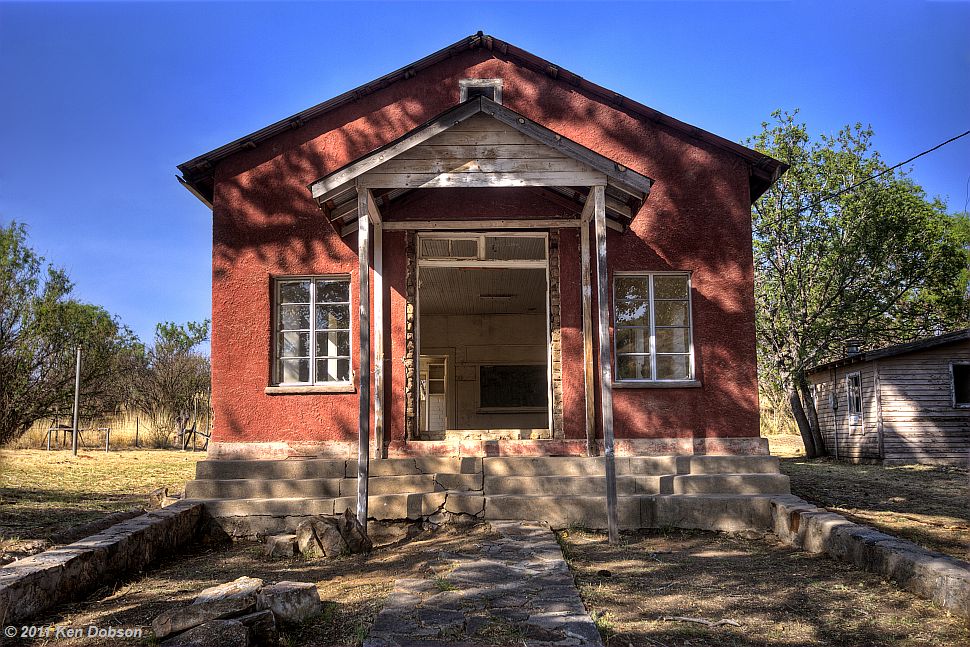 Lochiel School House